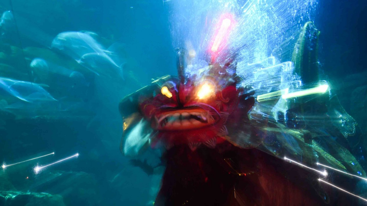 Menyaksikan Atraksi Barongan di Akuarium Sea World