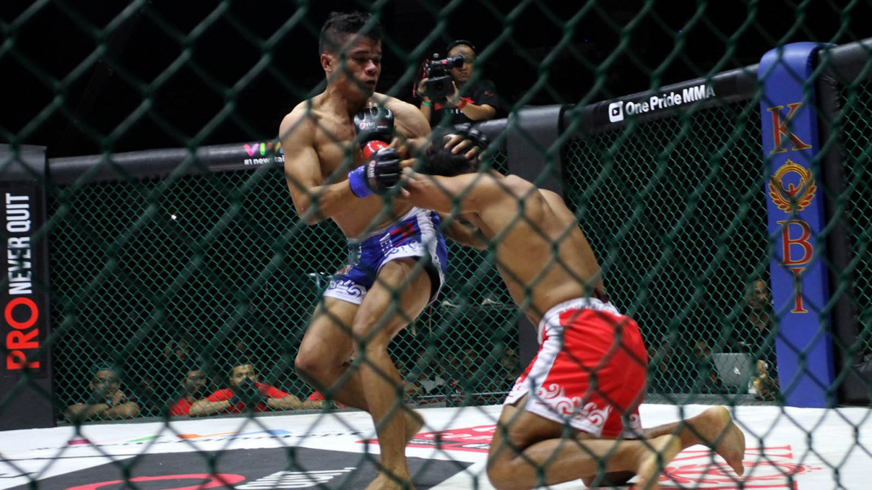 Hendrik Tarigan Kalahkan Hatoropan Simbolon di One Pride