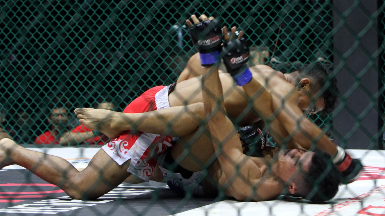 Hendrik Tarigan Kalahkan Hatoropan Simbolon di One Pride