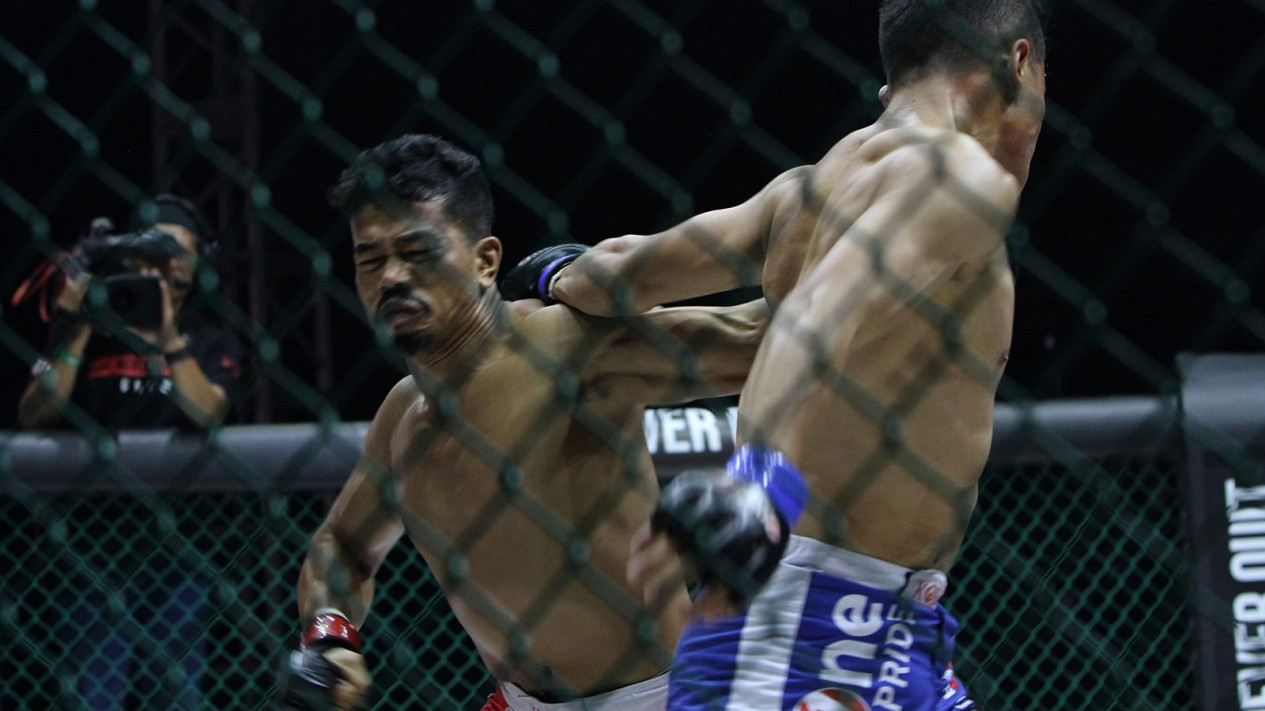 Hendrik Tarigan Kalahkan Hatoropan Simbolon di One Pride