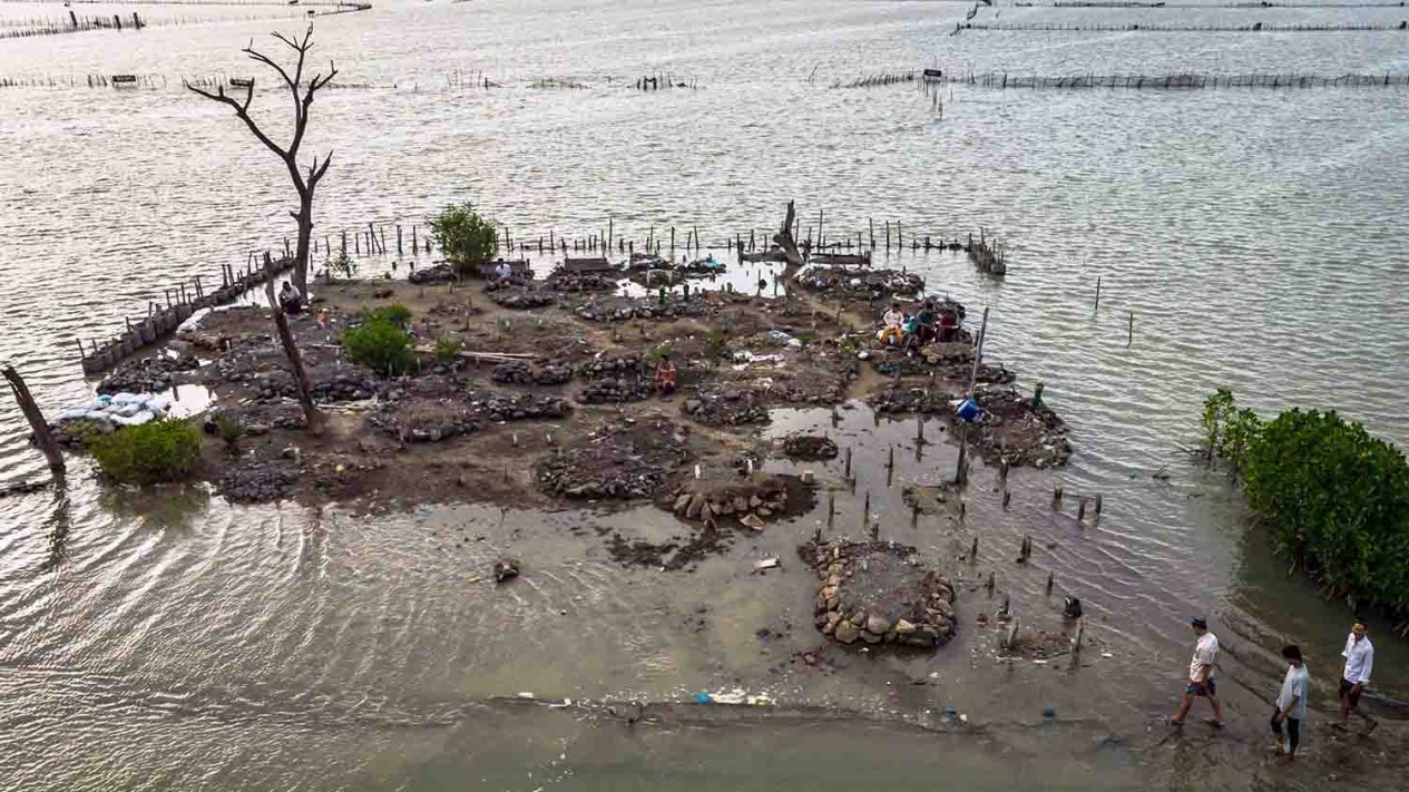 Parahnya Abrasi Merendam Ratusan Rumah di Pesisir Jawa