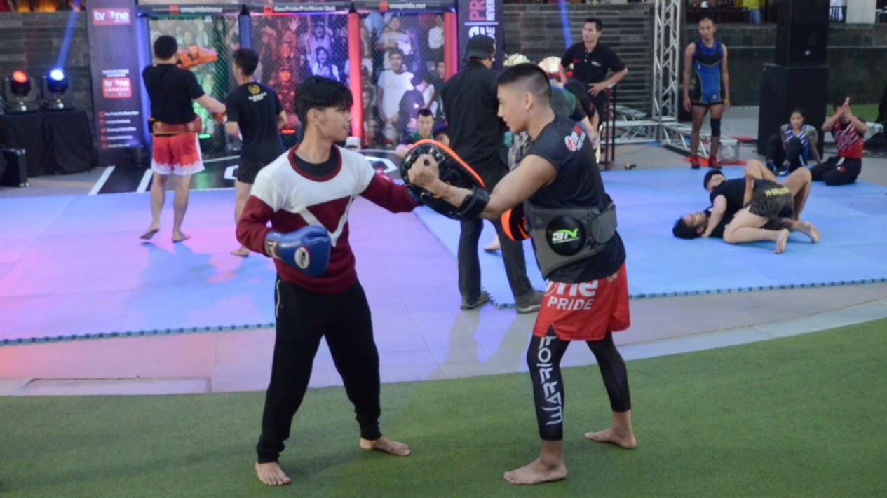 Coaching Clinic One Pride MMA Pro Never Quit
