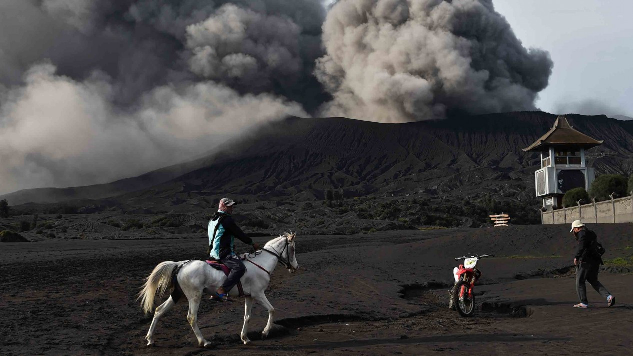 Erupsi, Pengunjung Gunung Bromo Masih Ramai