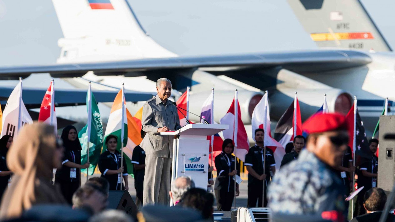 Menyaksikan Atraksi Pesawat Tempur Milik Malaysia