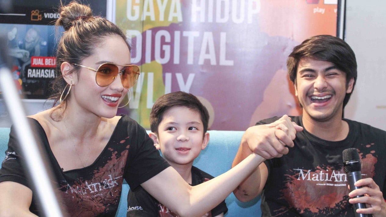 Gaya Cinta Laura Bersama Pemain Film MatiAnak di VIVA