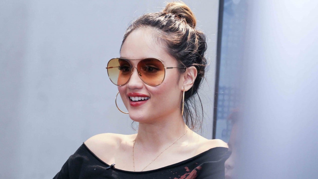 Gaya Cinta Laura Bersama Pemain Film MatiAnak di VIVA