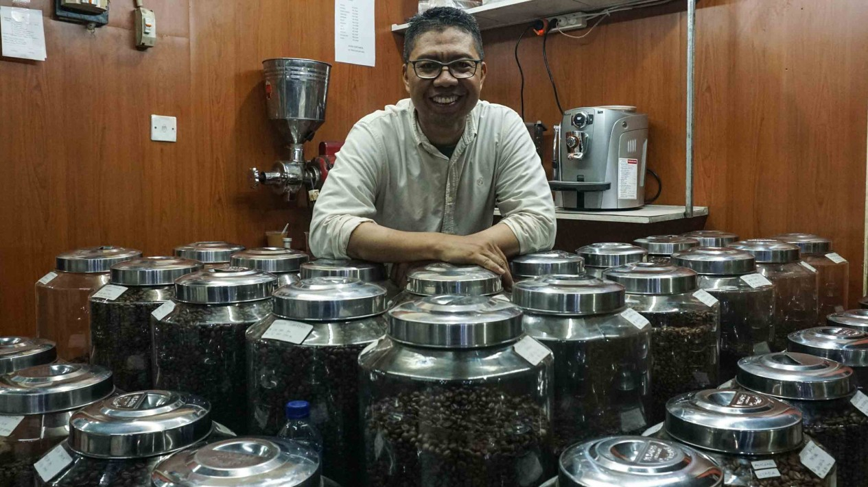 Sosok Dibalik Kios Dunia Kopi di Jakarta
