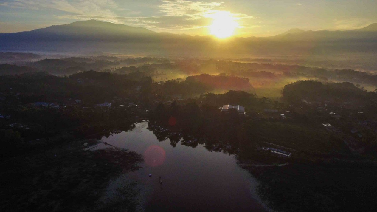 Menyaksikan Keindahan Alam Situ Bagendit di Garut