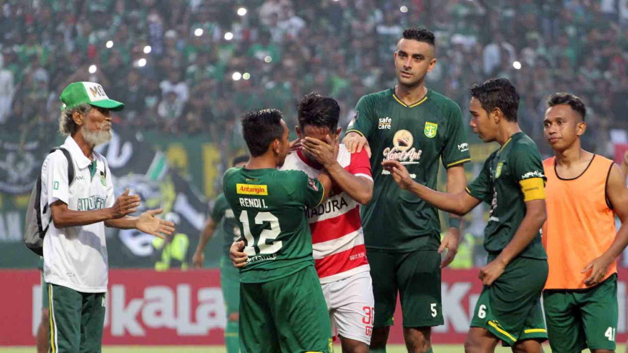 Air Mata Andik Vermansah di Laga Persebaya vs MU