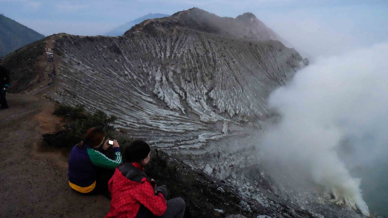 Ramainya Wisata Gunung Ijen saat Akhir Pekan