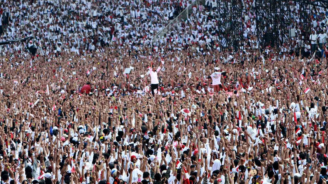Lautan Massa saat Kampanye Akbar Jokowi-Ma'ruf Amin di GBK