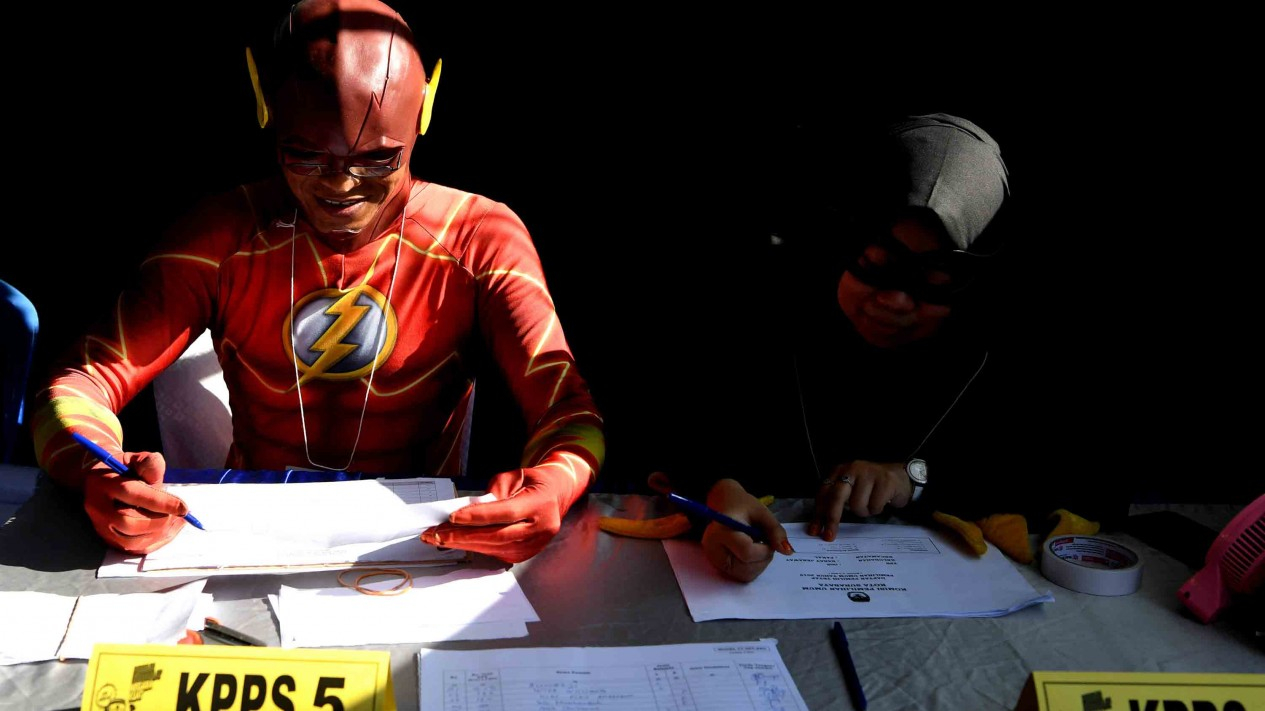 Spiderman, Thor, Batman Ikut Jaga TPS saat Pemilu 2019