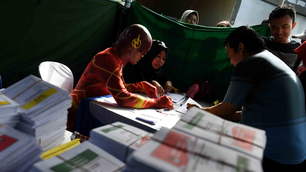Spiderman, Thor, Batman Ikut Jaga TPS saat Pemilu 2019