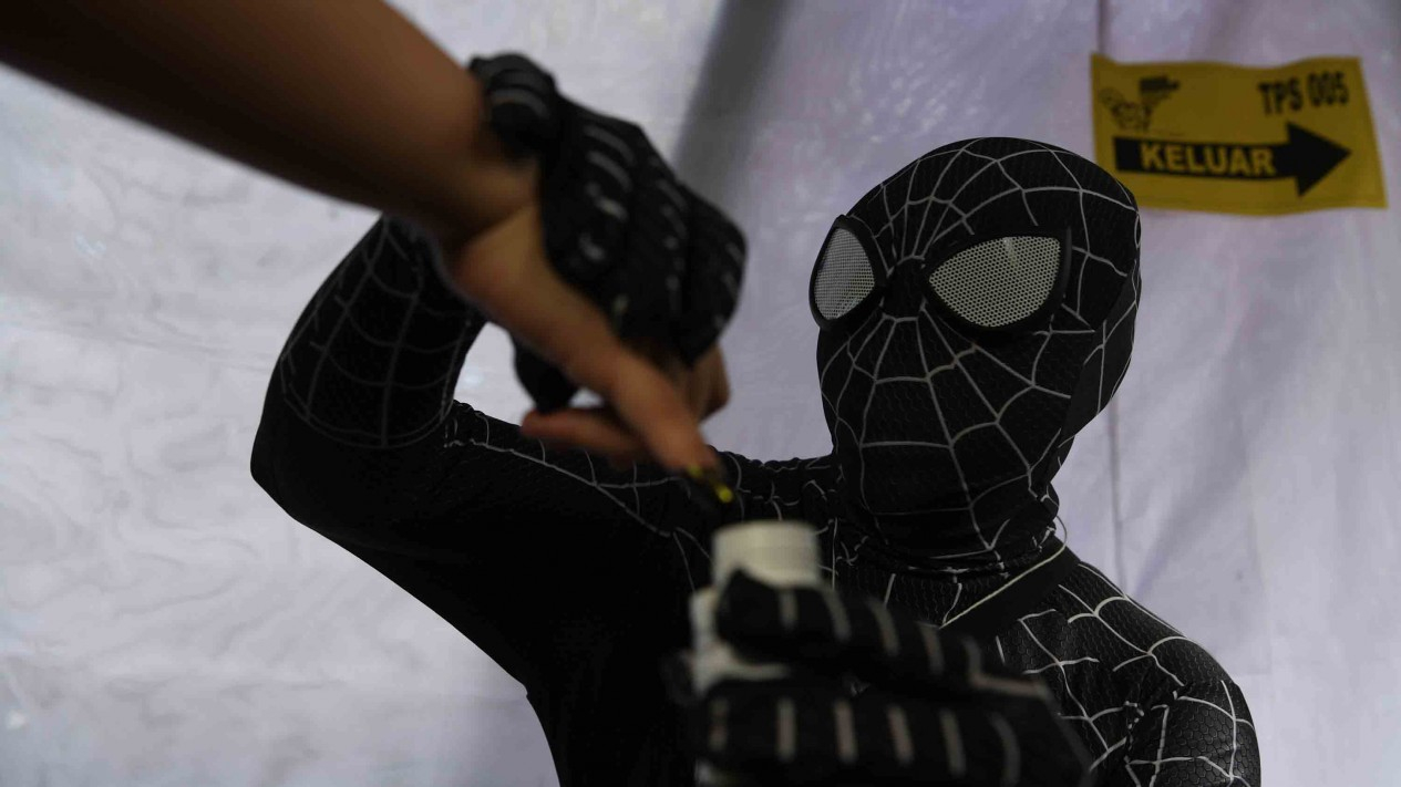 Spiderman, Thor, Batman Ikut Jaga TPS saat Pemilu 2019
