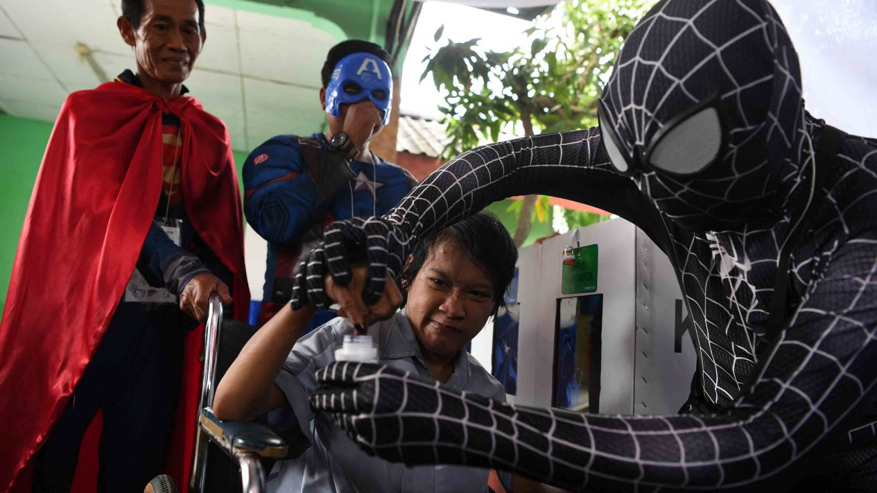 Spiderman, Thor, Batman Ikut Jaga TPS saat Pemilu 2019