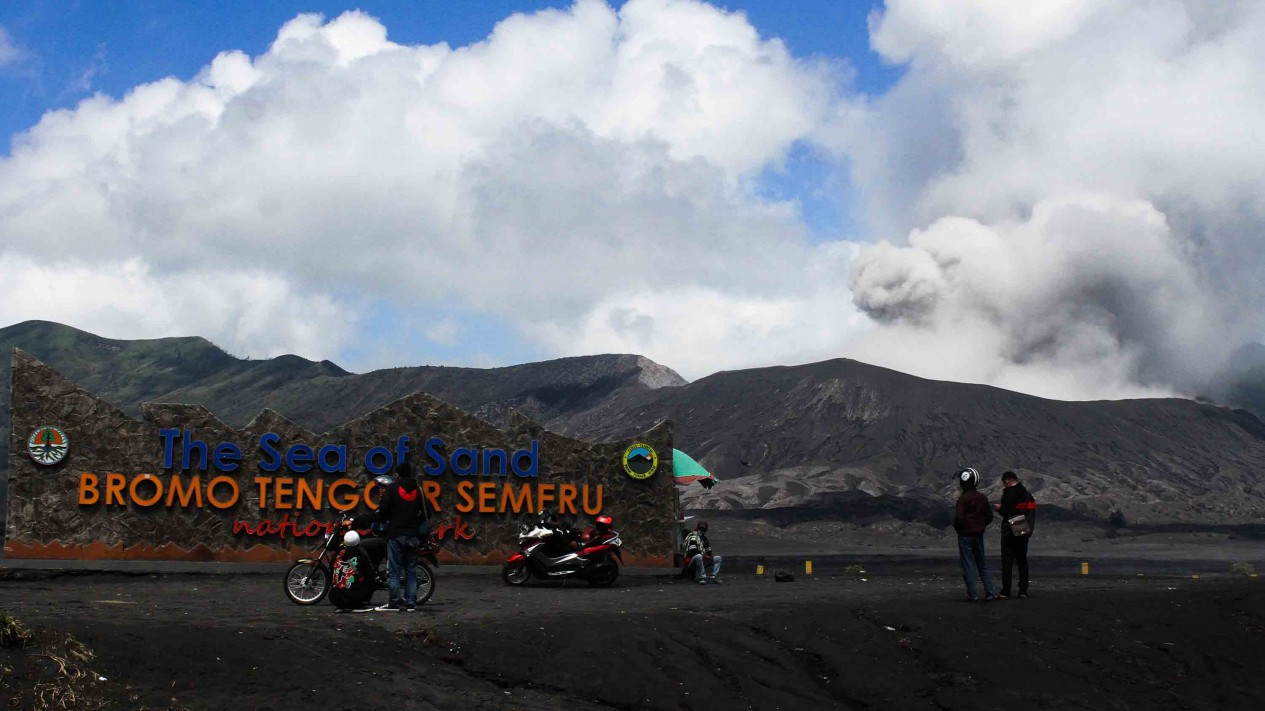Gunung Bromo Masih Terus Erupsi