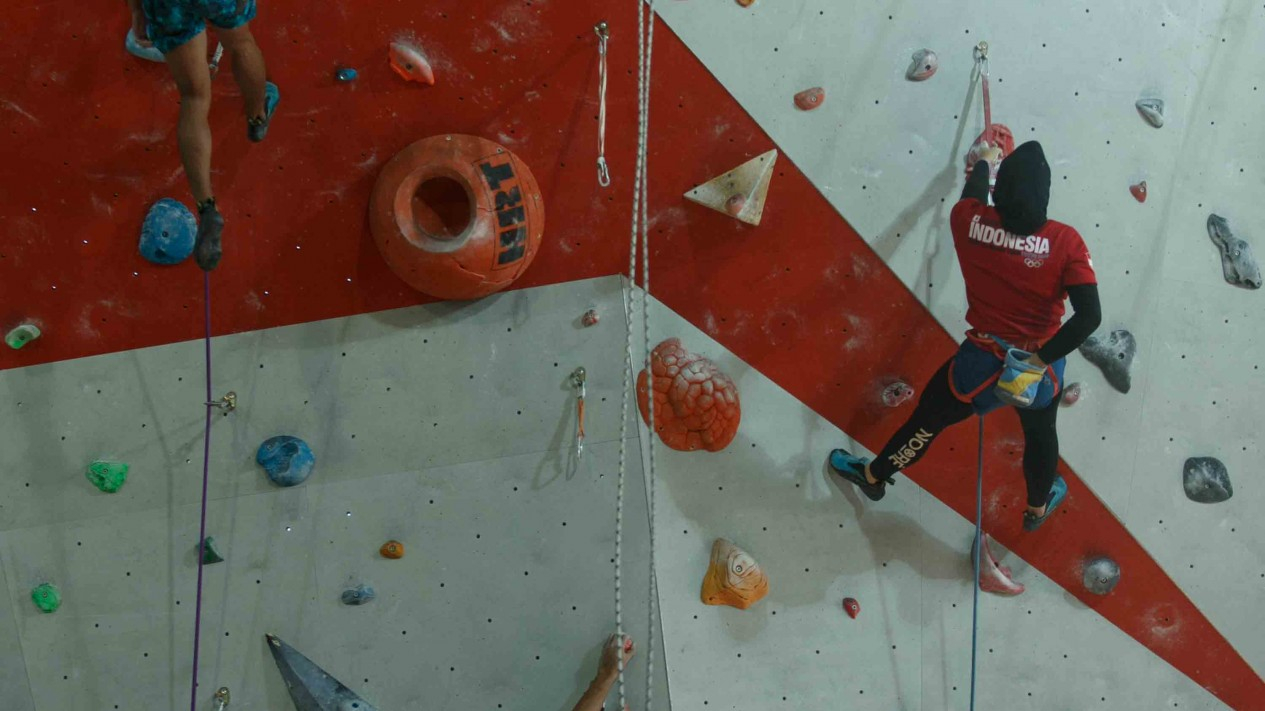 Intip Latihan Atlet Panjat Tebing Indonesia di Rusia