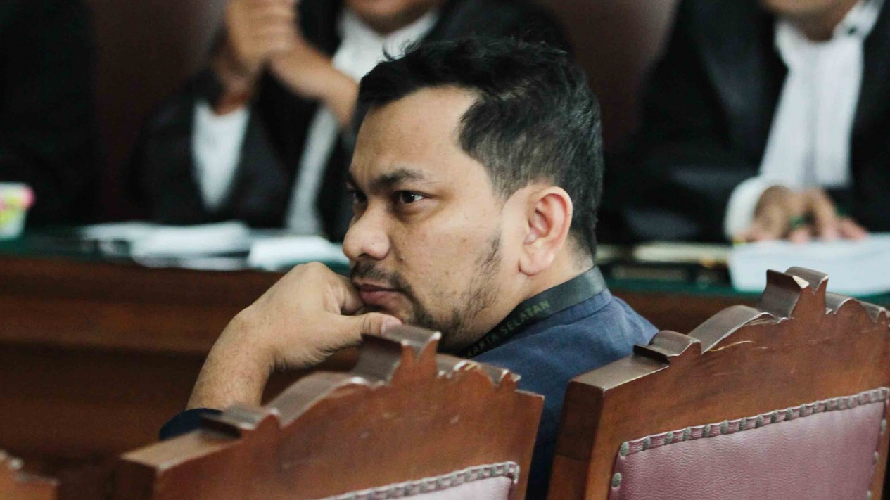 Tompi dan Rocky Gerung Salam Komando di Sidang Ratna