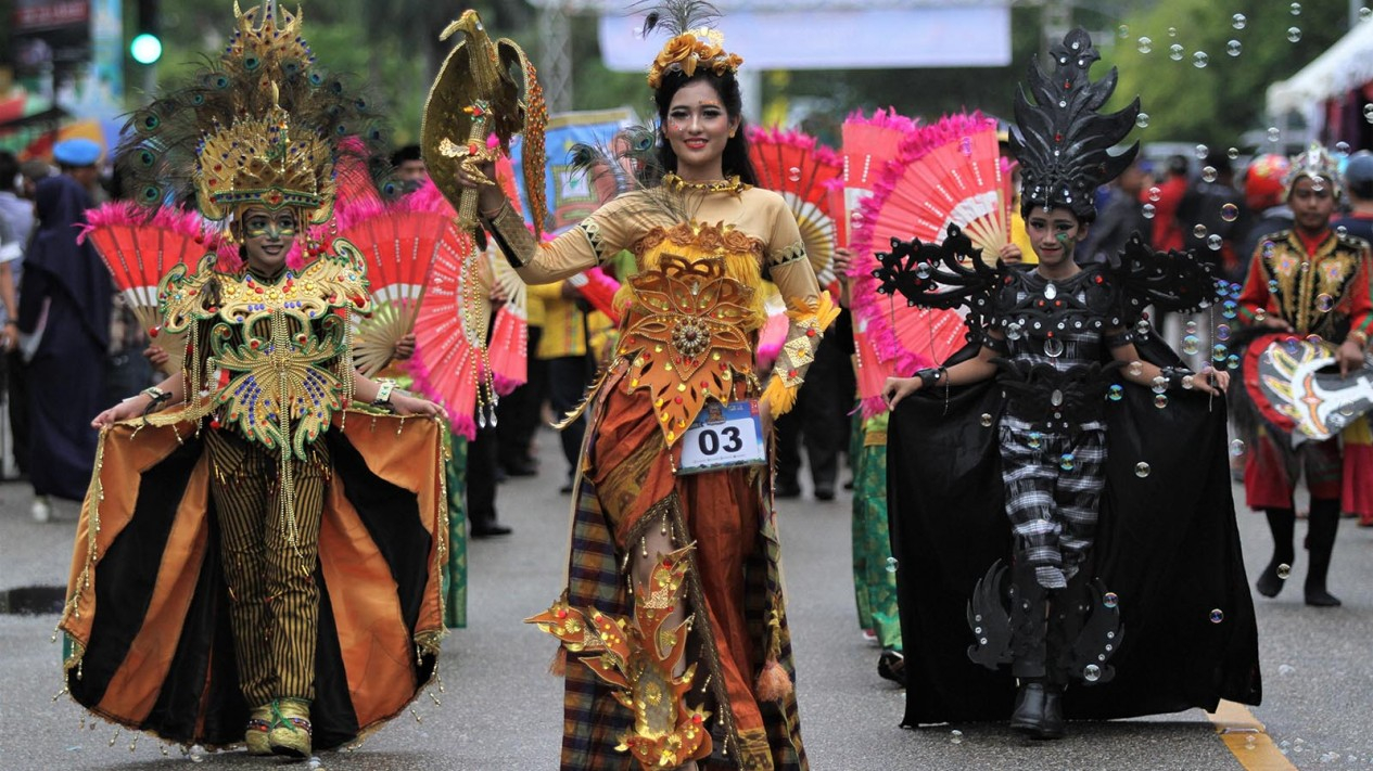 Festival Tenun dan Atraksi Budaya Daerah Sulawesi Tenggara