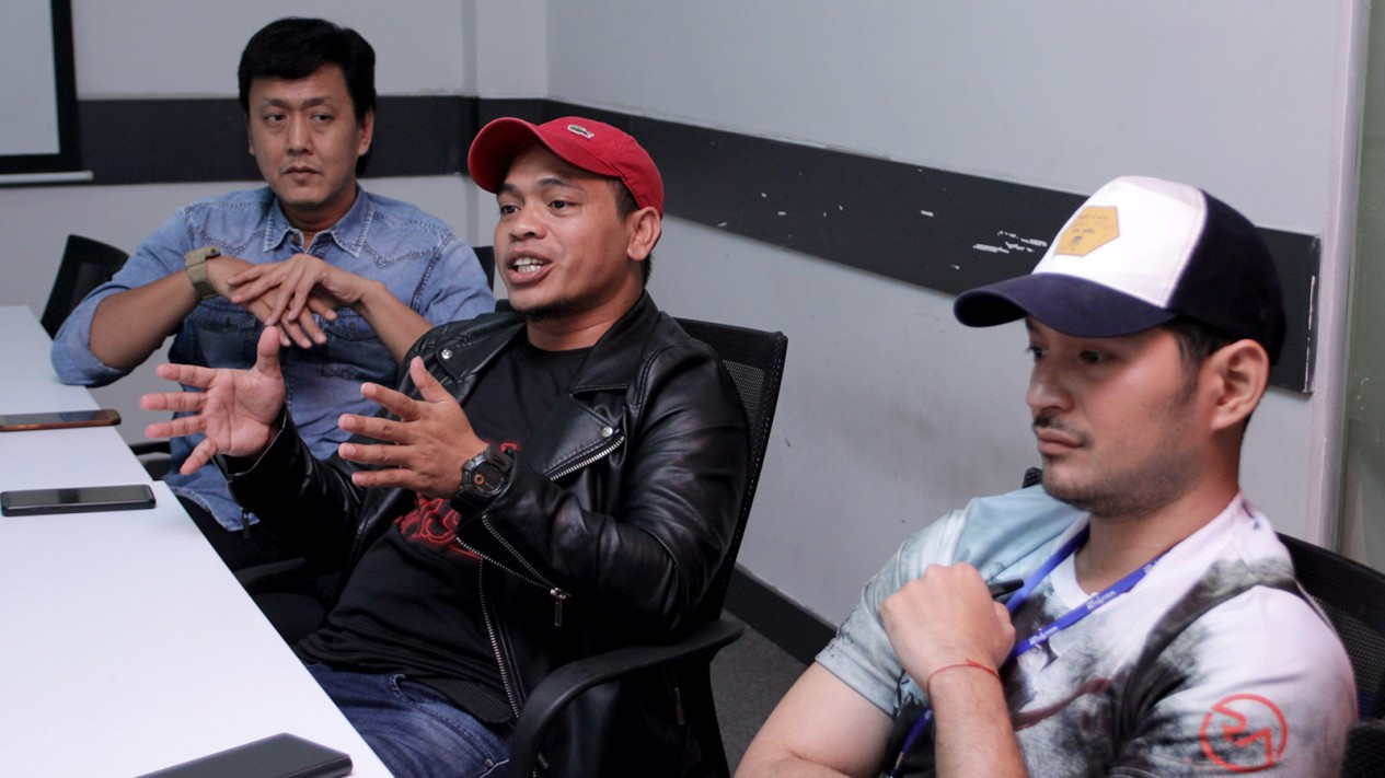 Sutradara dan Pemain Film Roh Fasik Kunjungi VIVA