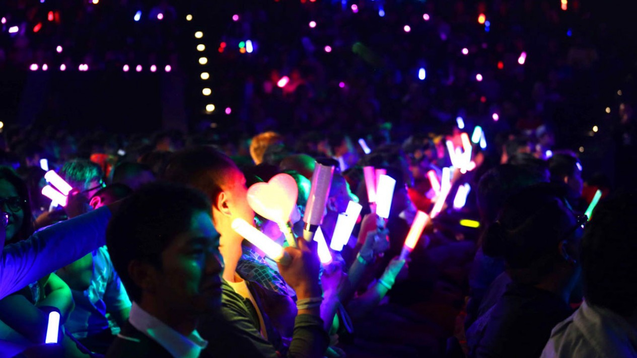 FOTO: Momen Emosional di Konser Kelulusan Shania JKT48