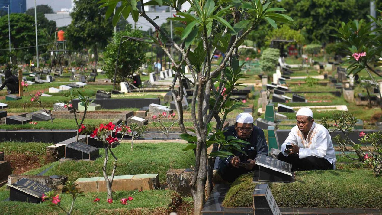 Tradisi Ziarah Kubur Jelang Ramadan di Indonesia