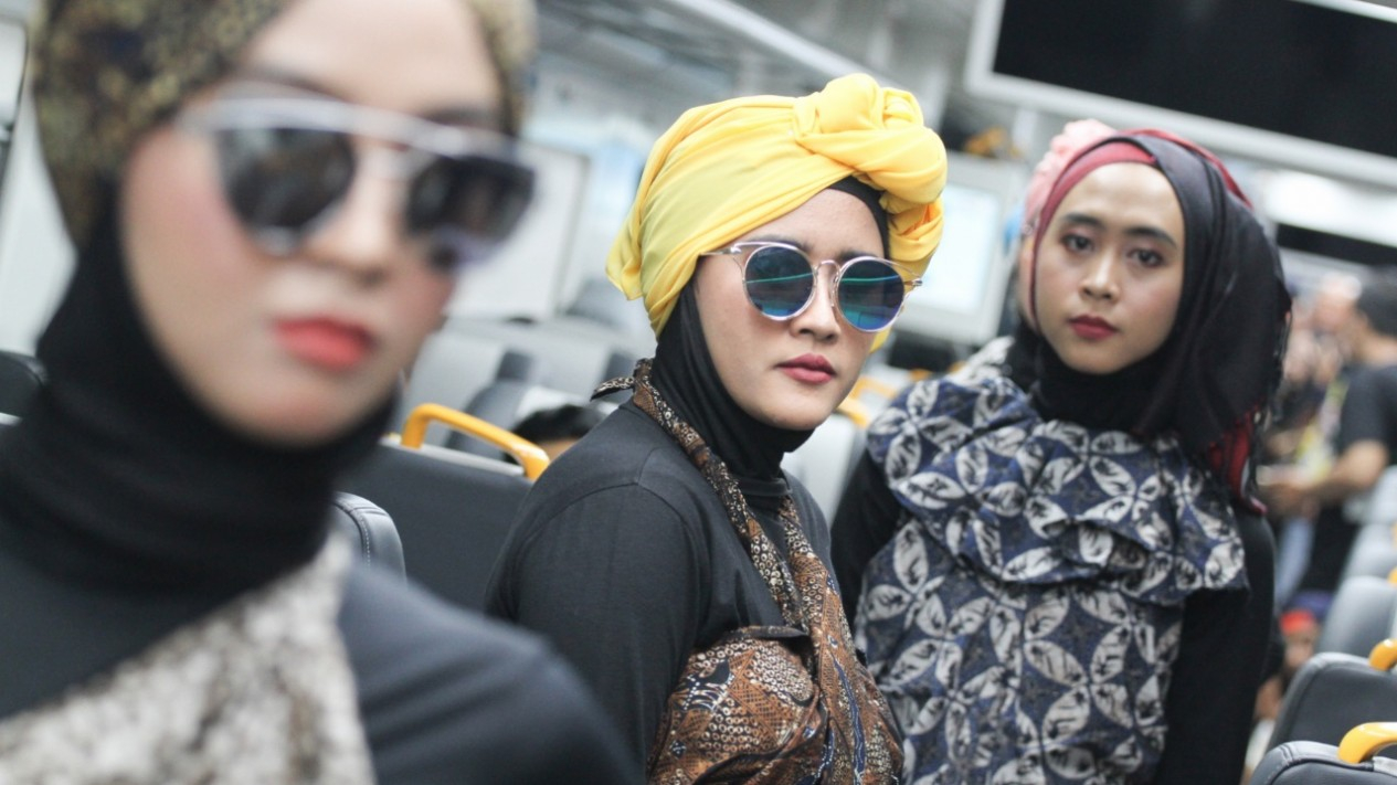 Unik, Fashion Show di Kereta Bandara