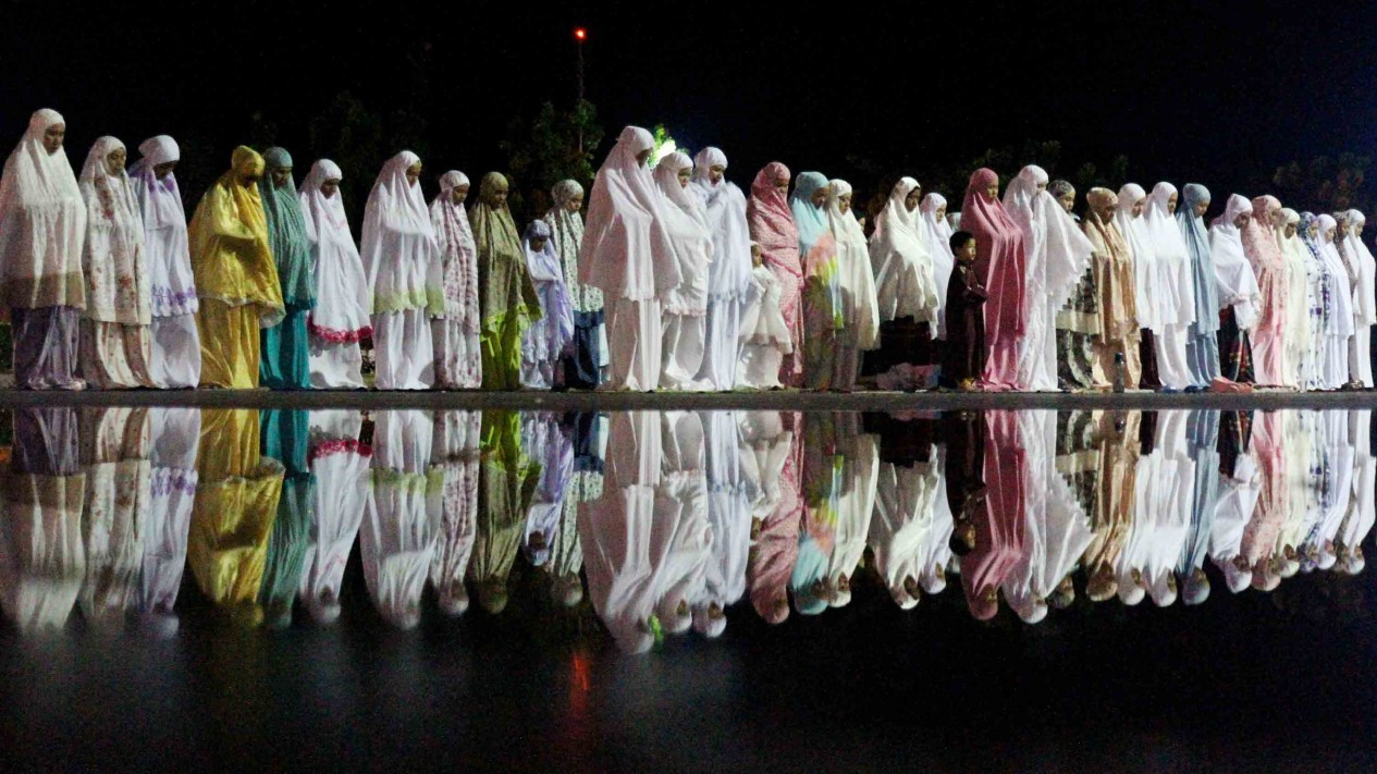 Salat Tawarih Pertama Umat Islam Indonesia