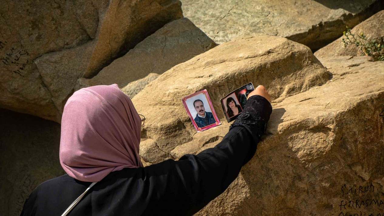 Mengunjungi Bukit Jabal Rahmah di Padang Arafah Mekah
