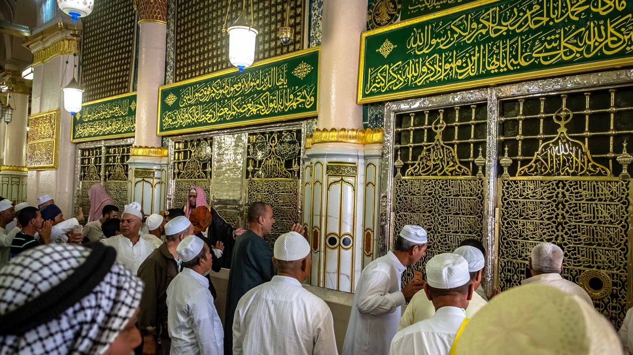 Berziarah di Makam Nabi Muhammad SAW