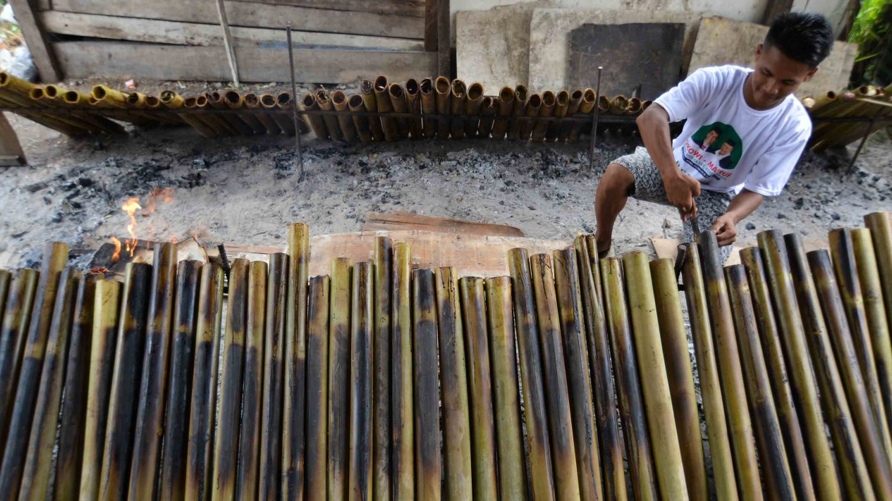 Lemang Bambu, Makanan Khas Aceh yang Diminati saat Ramadan