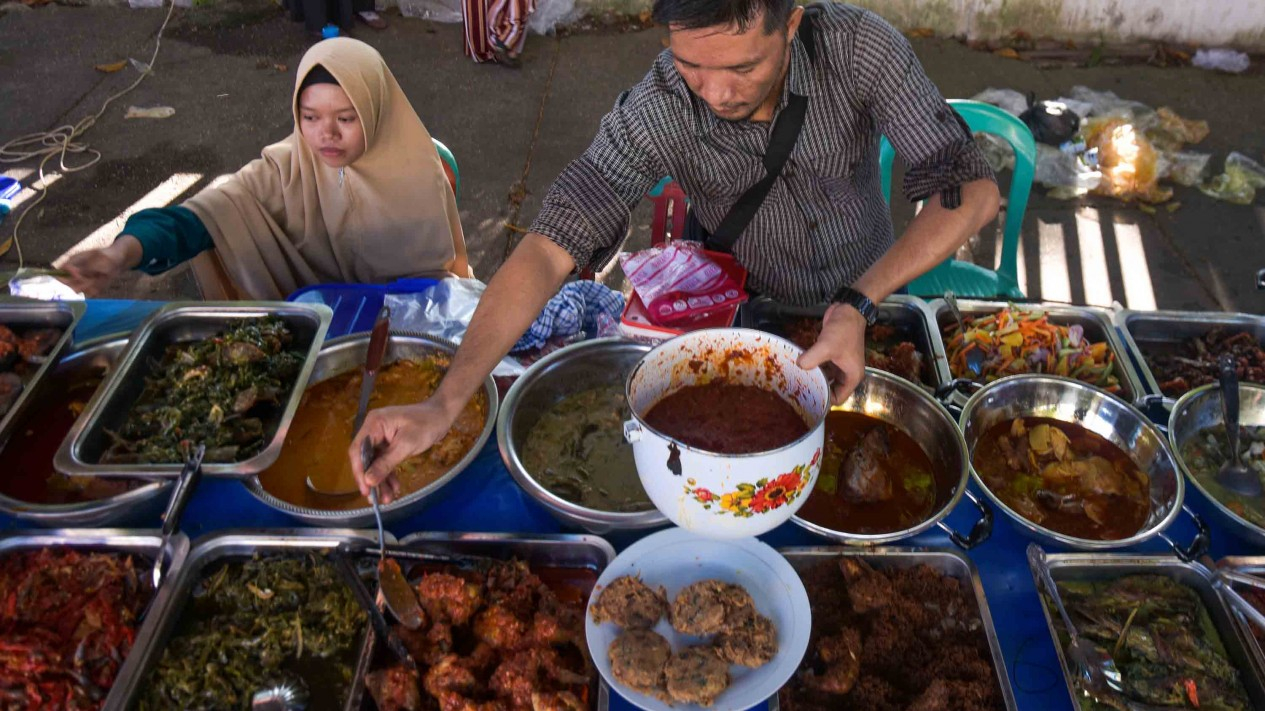 Ramainya Pasar-pasar Takjil di Indonesia