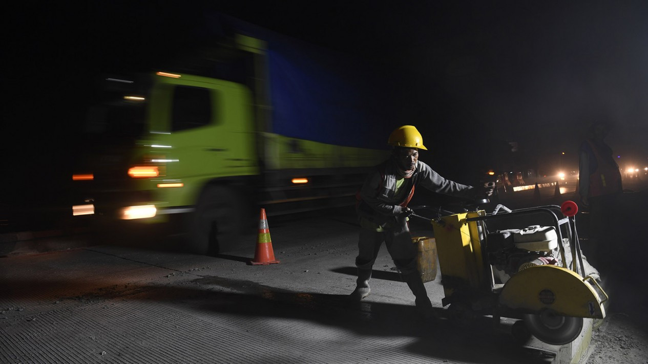 Perbaikan Jalur Mudik di Pamanukan Jawa Barat