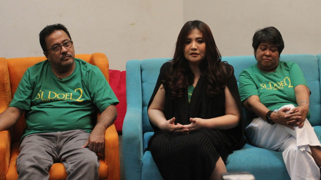Keseruan Pemain Film Si Doel 2 The Movie saat Kunjungi VIVA