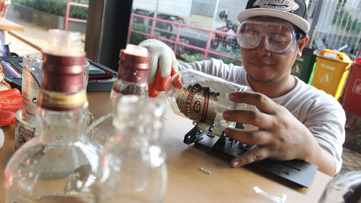 Pemanfaatan Limbah Botol Kaca