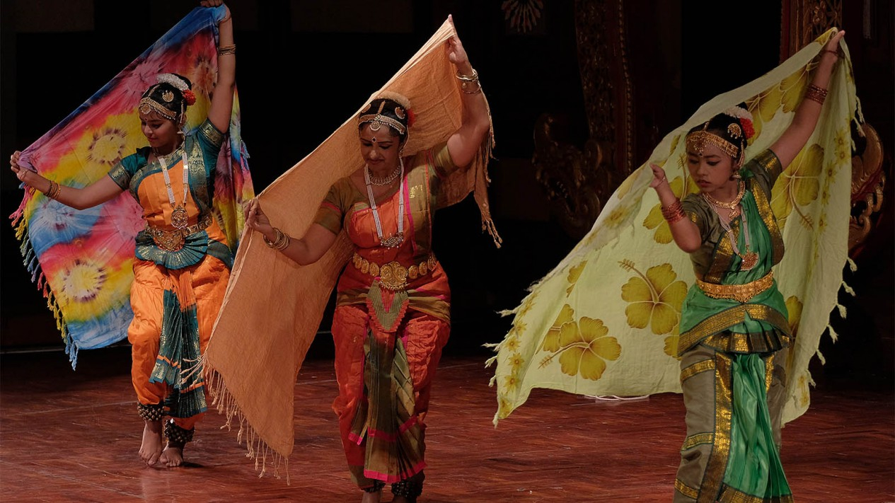 Tari Klasik India dalam Pesta Kesenian Bali