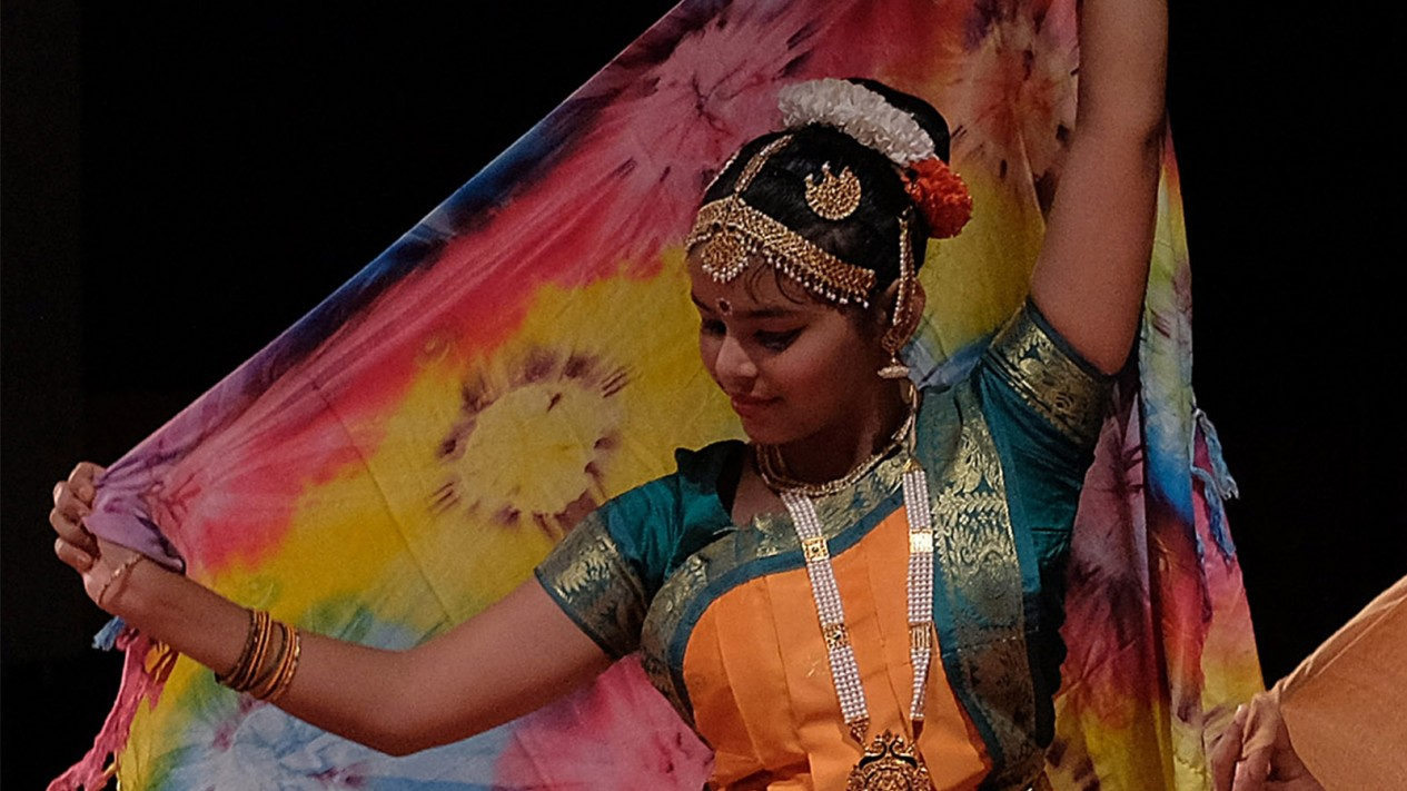 Tari Klasik India dalam Pesta Kesenian Bali