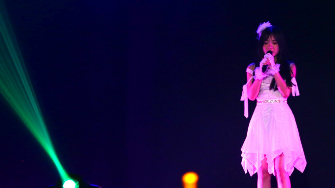 FOTO: Air Mata Yupi JKT48 di Konser Kelulusanya