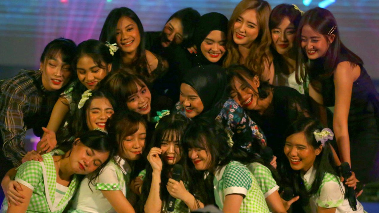 FOTO: Air Mata Yupi JKT48 di Konser Kelulusanya