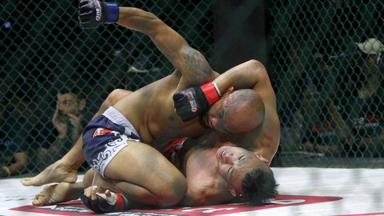 Kalahkan Ahong, Theo Ginting Juara Baru Kelas Welterweight