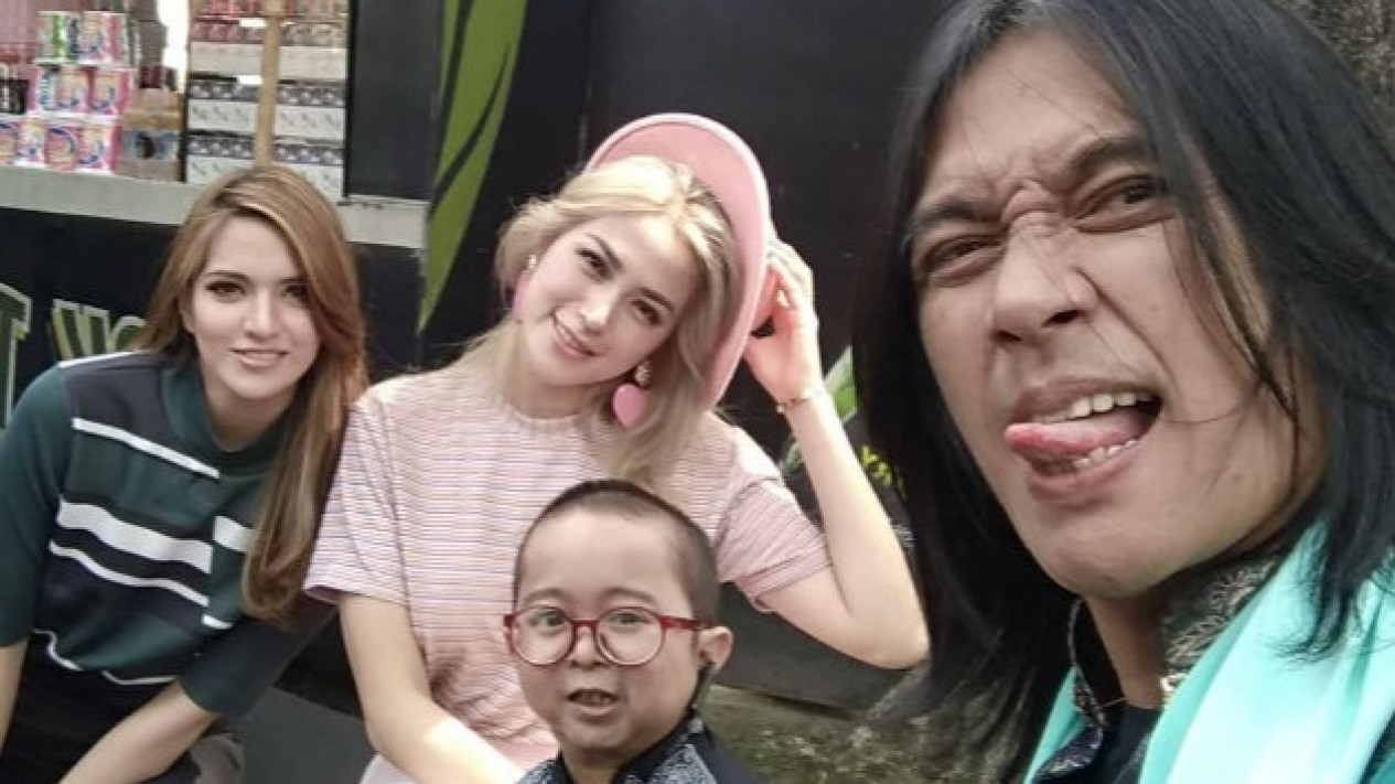 Potret Kebahagiaan Agung Hercules Bersama Sahabat