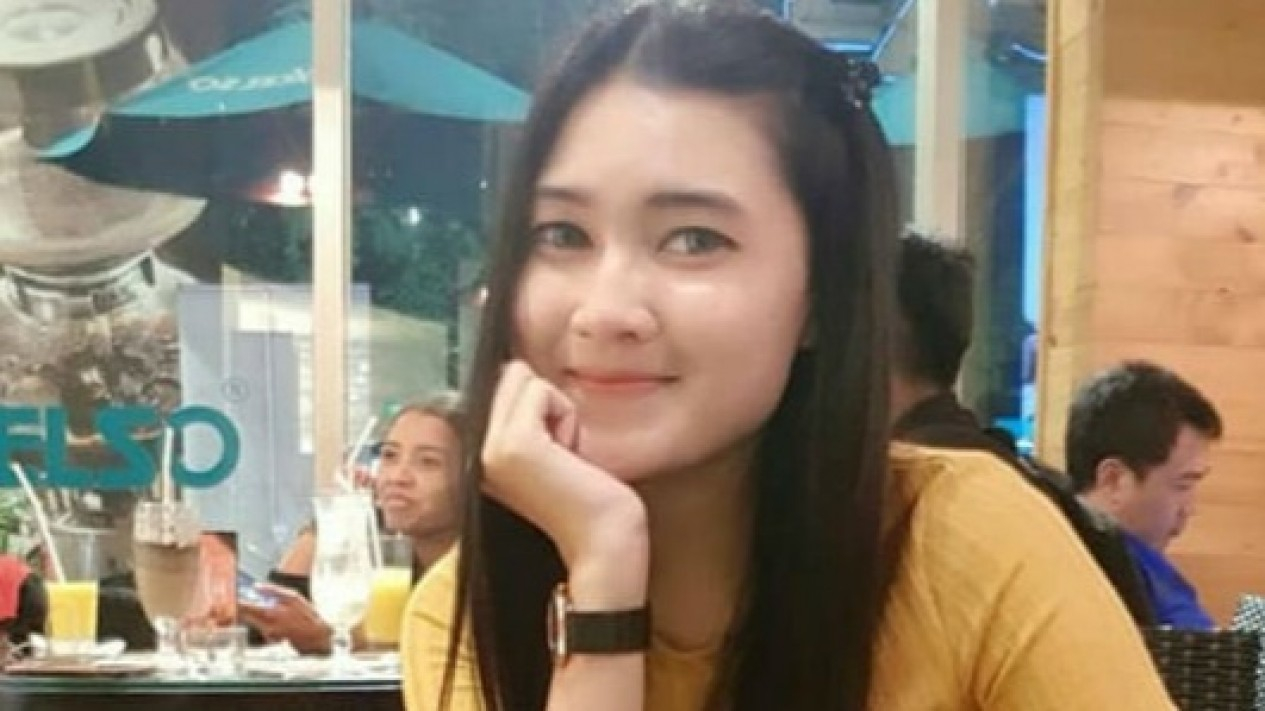 Lebih Cantik Mana, Nella Kharisma Pakai Kacamata atau Tidak?