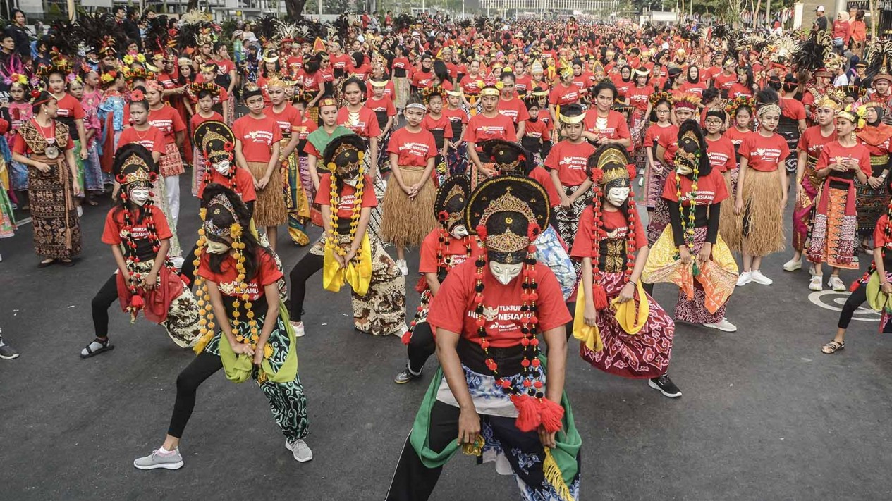 Flash Mob Tarian Daerah "Tunjukkan Indonesiamu"