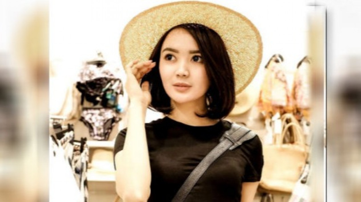 Pakai Hitam, Pesona Wika Salim Bikin Enggak Tahan