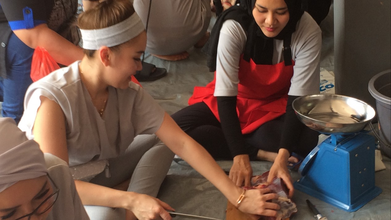 Kurban Idul Adha Ala Ayu Ting Ting