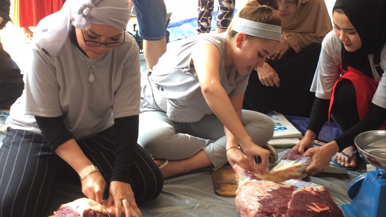 Kurban Idul Adha Ala Ayu Ting Ting