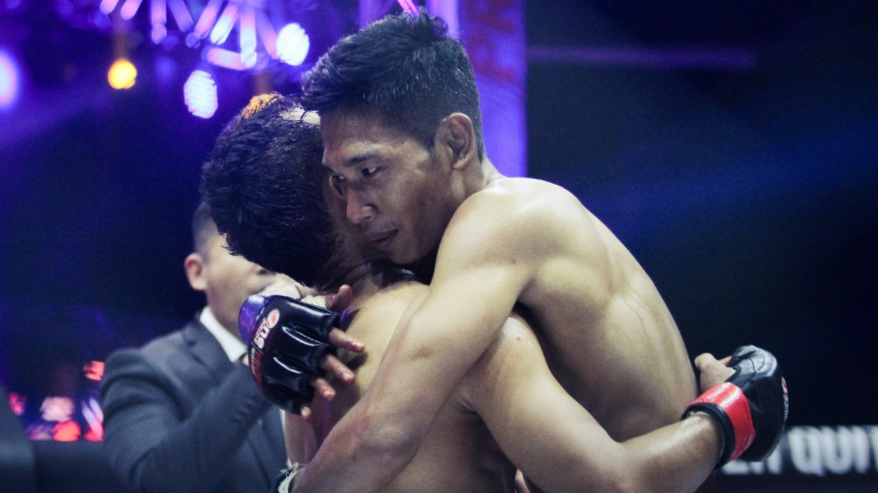 Duel Berdarah, Adi Rominto Bekuk Darmawansyah Razak