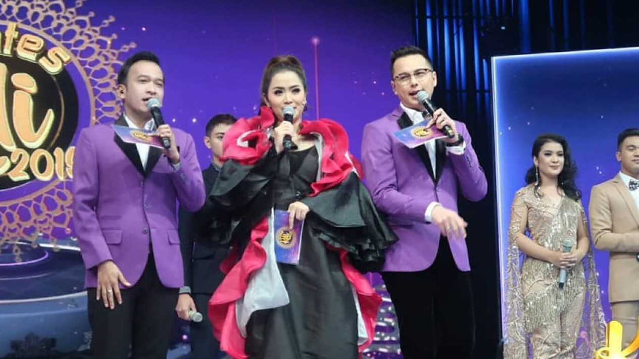 Serunya Ayu Ting Ting  Duet dengan Betrand Peto