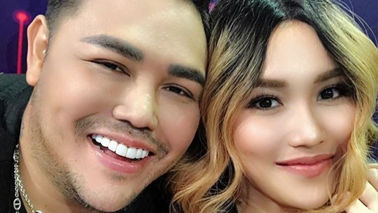 5 Potret Kemesraan Ayu Ting Ting dan Ivan Gunawan