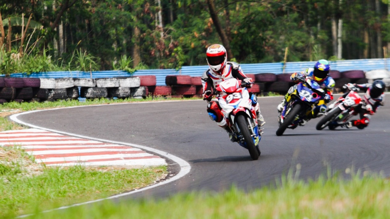 Tampil Konsisten, Reynaldi Juarai Race 1 Kelas Expert